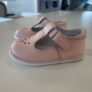 Angel size 3 Mary Janes light pink
